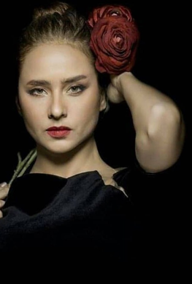 مجوهرات نجمات عرب ناصرنّ المرأة في أعمالهنّ الفنية