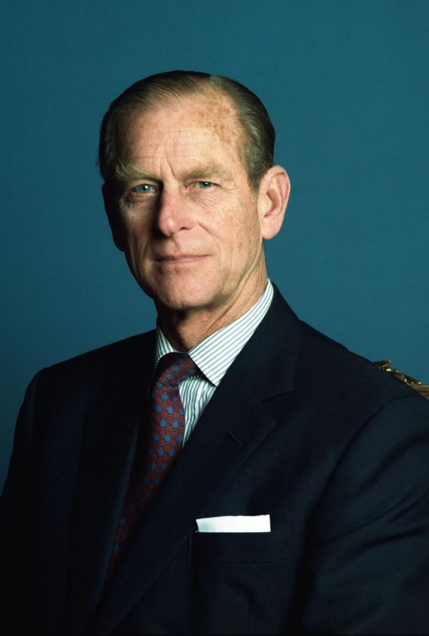 من أروقة القصر.. علاقة الأمير فيليبب الرقمنة وقصة غرق جهازه للقراءة