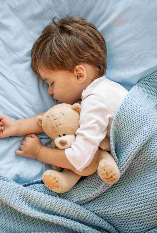 يجب مراقبة الطفل أثناء مرضه للتأكد من عدم وجود علامات الخطر التي تستدعي زيارة الطبيب على الفور