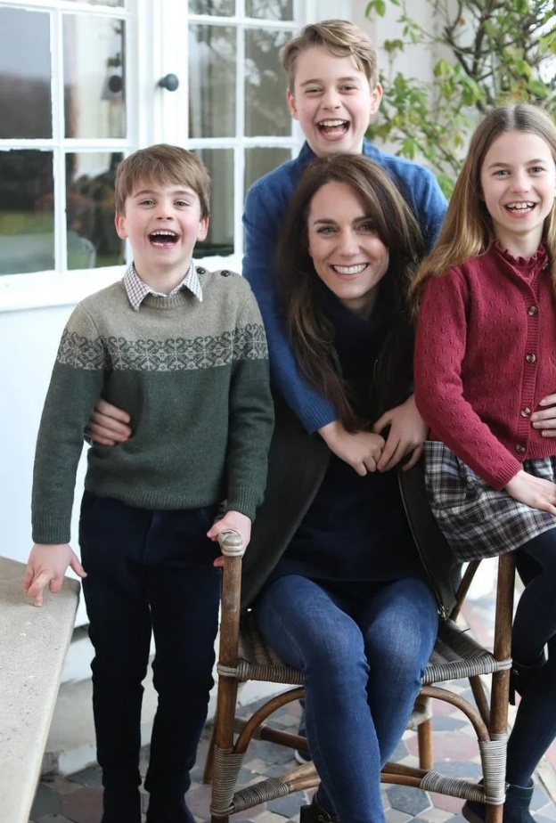 صورة كيت ميدلتون وأطفالها