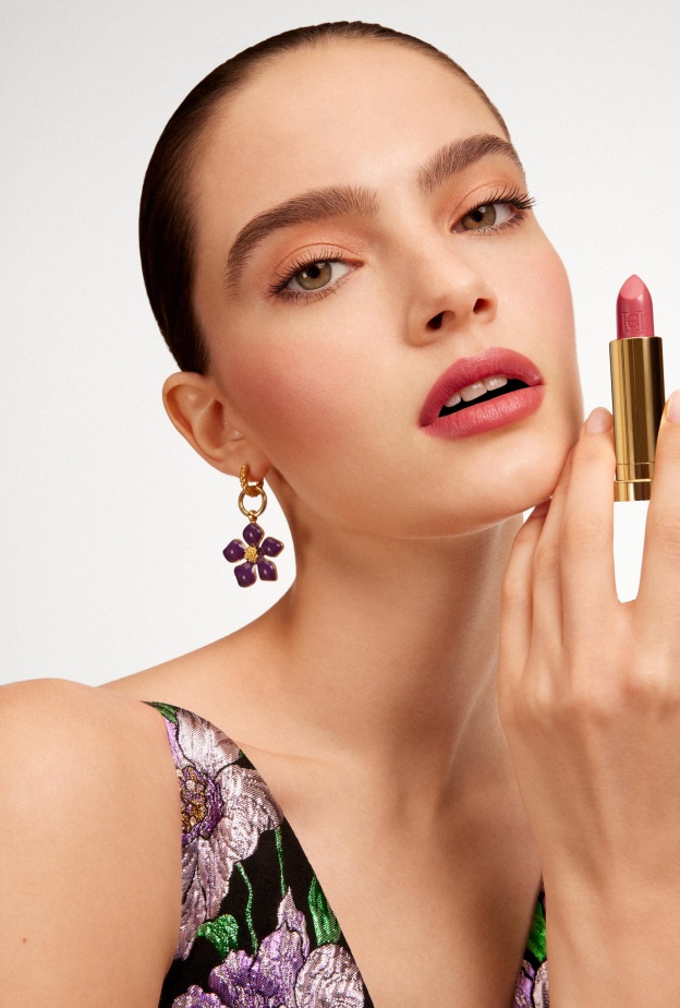 أحمر الشفاه Fabulous Kiss من HERRERA BEAUTY درجة 375