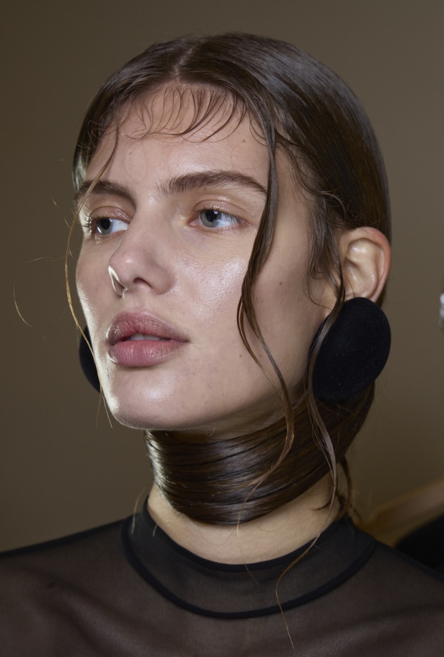 اليك مستحضرات غنية بالعسل لجمال طبيعي ومشرق في فصل الربيع