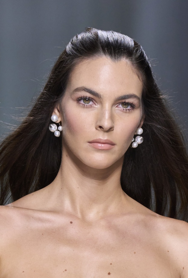 عارضة فيرساتشي