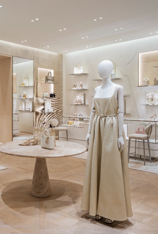 "ديور" Dior تكشف عن بوتيك جديد لها في البحرين