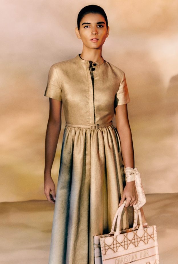 إطلالات عيد الفطر بتوقيع ماركات عالمية: تألقٌ يضفي بهجة على العيد