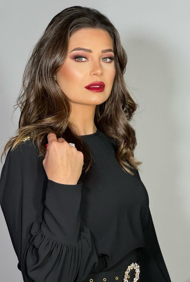 يسرا اللوزي