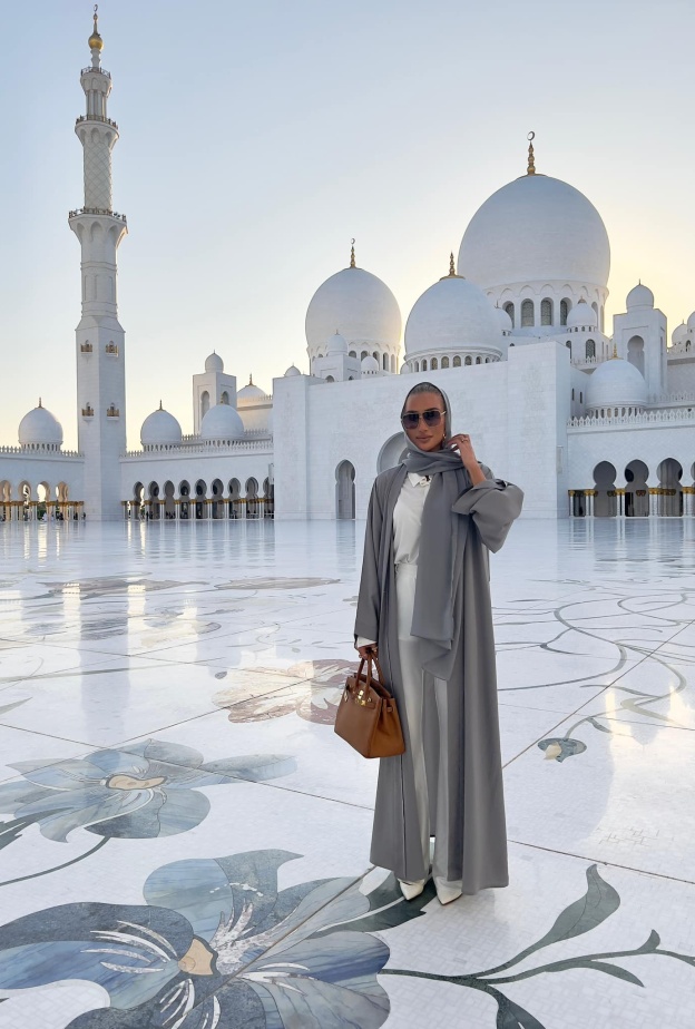 مايا دياب بالحجاب 2024