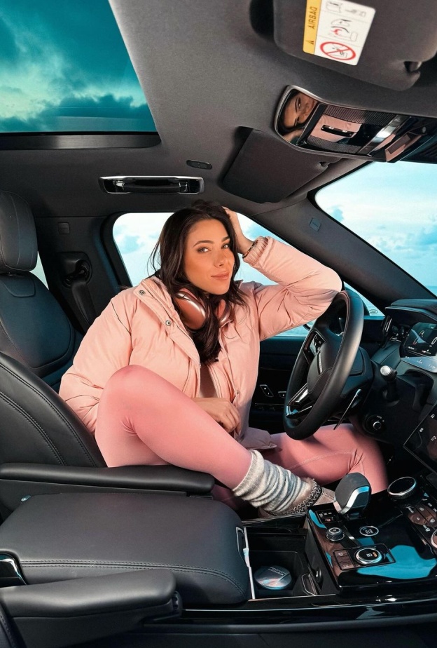 اطلالات رياضية وكاجوال للمرأة الثلاثينية على طريقة دانييلا رحمة