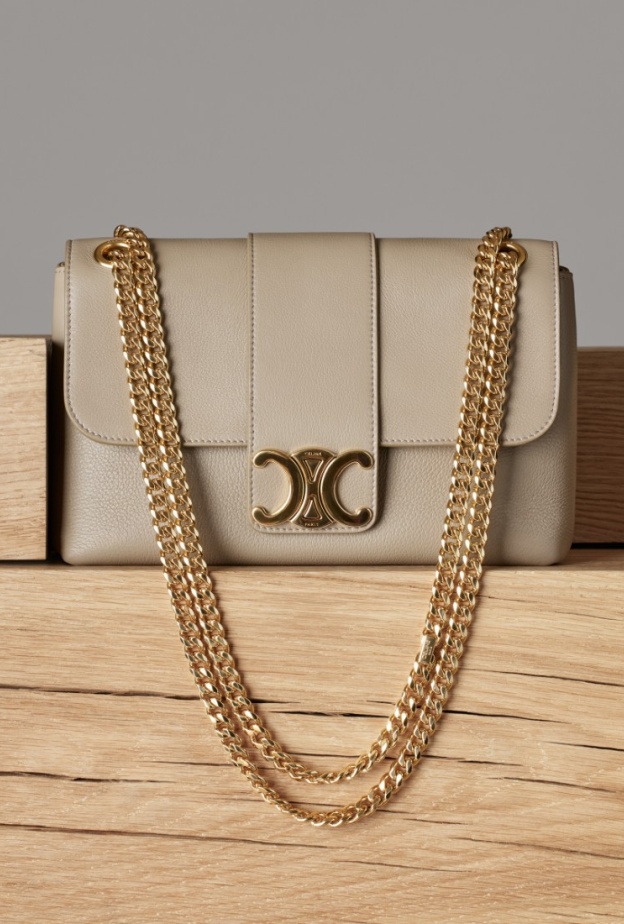 CELINE VICTOIRE حقيبة لا غنى عنها في مجموعة CELINE لصيف 2024