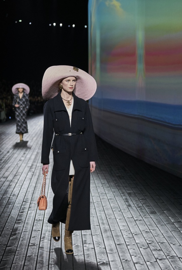 أسبوع غير عادي مع عروض استثنائية طبعت أسبوع الموضة في باريس 