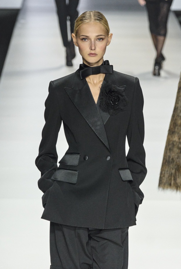 تعطيك الراحة ومتجددة هذه أبرز اكسسوارات الموضة لربيع وصيف 2024!