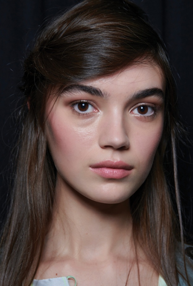 اللمسة الذكية لإشراق طبيعي مع هذه المستحضرات من خياراتنا