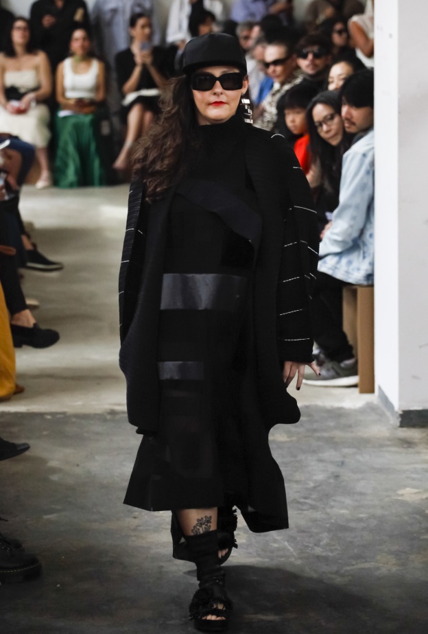 ستايلات أوفر سايز وسيلة المرأة للتعبير عن حريتها.. فما هي هذه الموضة؟