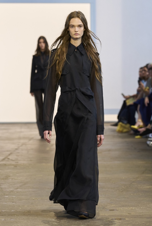 فساتين مع الباقة Gabriela Hearst 