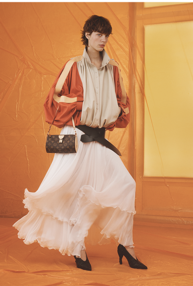 جلسة تصويرية خاصة بـ"لويس فويتون " LOUIS VUITTON بعنوان تناقض أنثوي صارخ