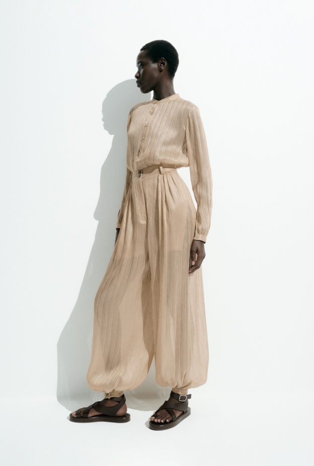 مجموعة ريزورت لصيف 2024 من Loro Piana