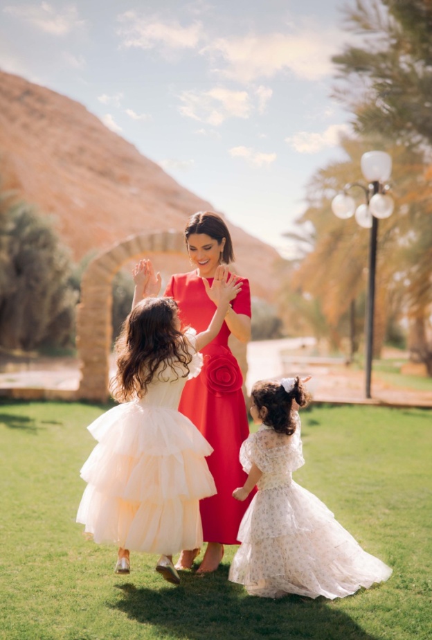 دليل أناقة عيد الفطر لكِ ولصغارك مع نجود الرميحي وMYTHERESA