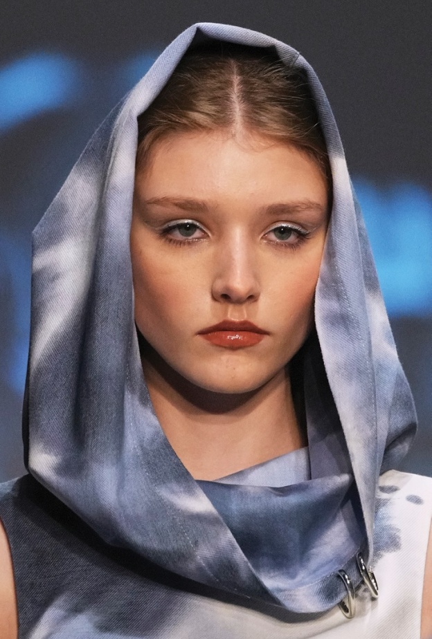 خريطة عنايتك بجمالك في موسم الربيع مع تجديد مستحضرات مكياجك