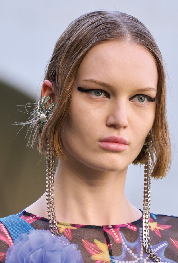 دللي جمالك هذا الموسم مع أجدد مستحضرات التجميل للعام 2024