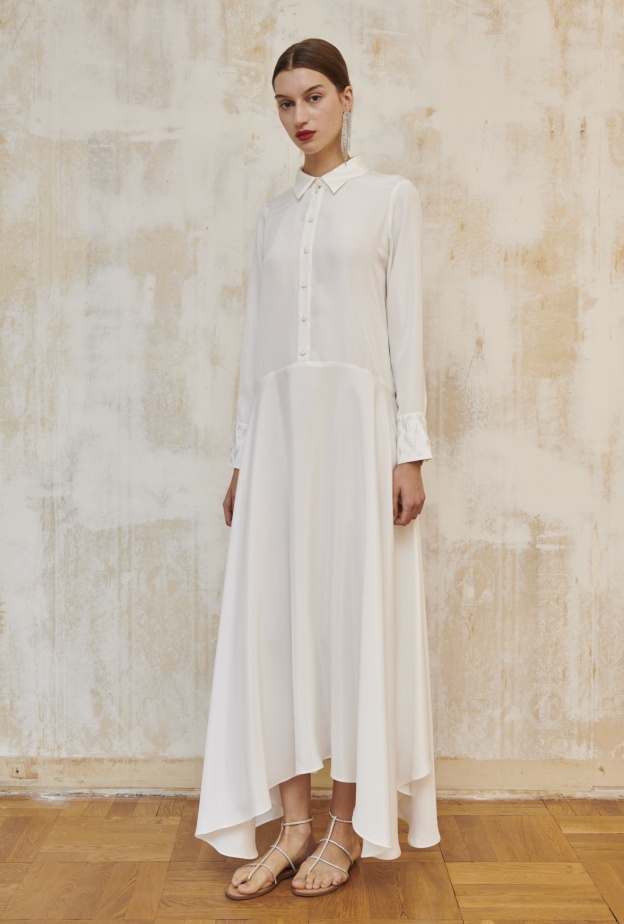 موضة الفساتين البيضاء المحتشمة في رمضان 2024