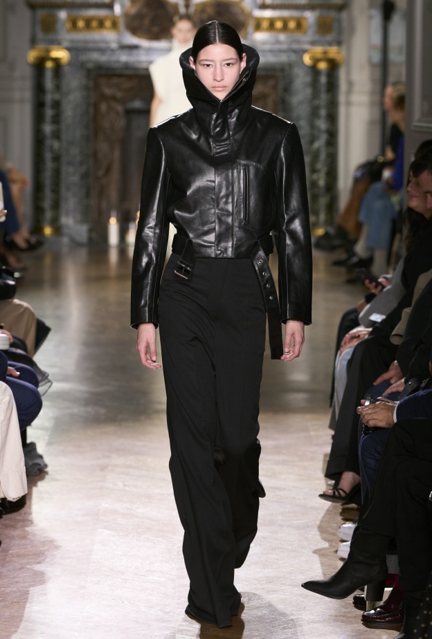 7 صيحات لخريف 2024 مباشرة من أسبوع الموضة في باريس