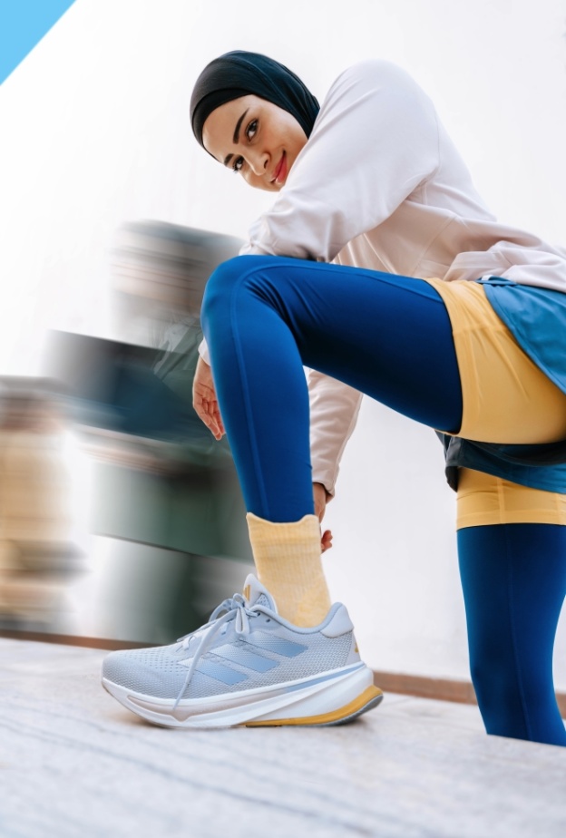 أديداس تُطلق ألوان جديدة من علامتها المريحة SUPERNOVA المُصمّمة للتخلص من السبب الرئيسي لانزعاج العدّائين