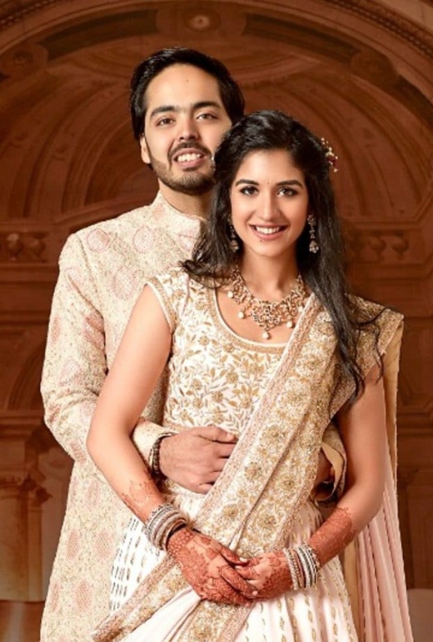 مع انطلاق حفل زفاف أغنى رجل في آسيا.. تعرفوا على أبرز المشاهير الذين بزخوا على أعراس أبنائهم