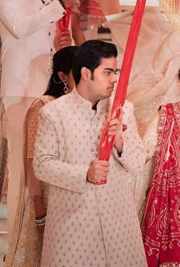 حفلات الزفاف الأسطورية لأبناء أغنى رجل في آسيا تتجدد.. أحدثها زفاف نجله أنانت