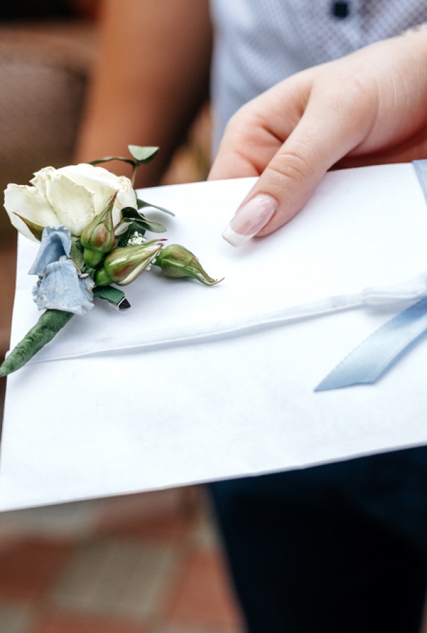 أجمل الأفكار العصرية لبطاقات دعوات حفلات الزفاف 2024