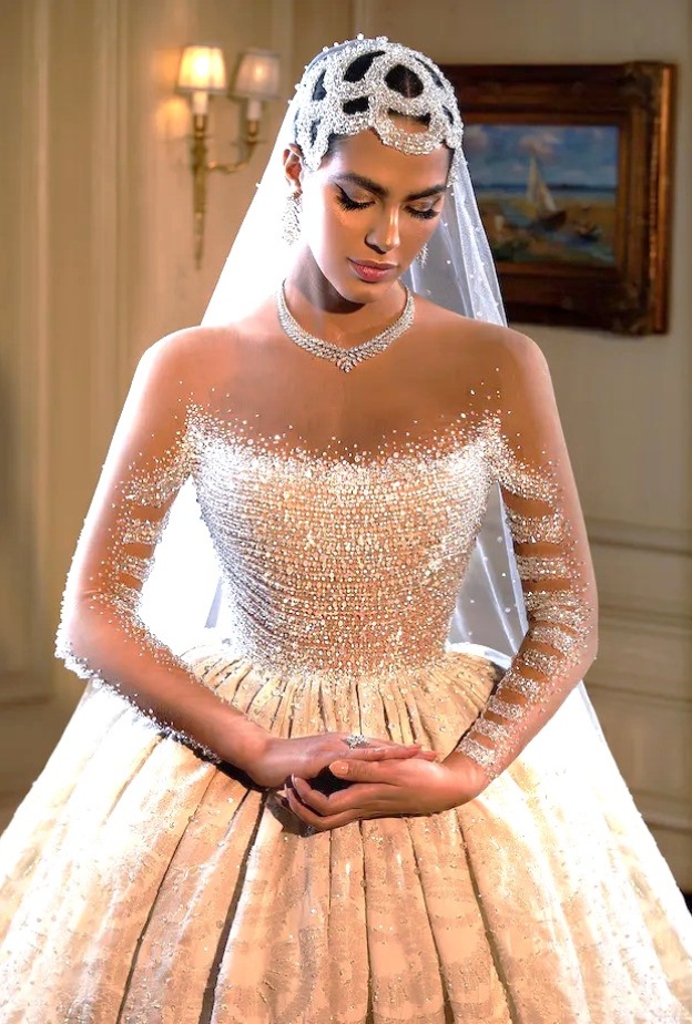 اكسسوارات شعر مميزة من أبرز المصممين لعروس 2024