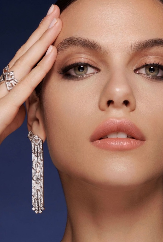 مجوهرات ماس عصرية لاختيار هدايا مولودات شهر ابريل