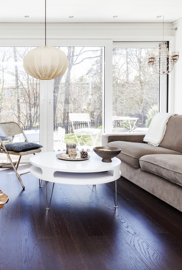 الأرضيات الداكنة لغرفة المعيشة، تساعد على زيادة قيمة المنزل