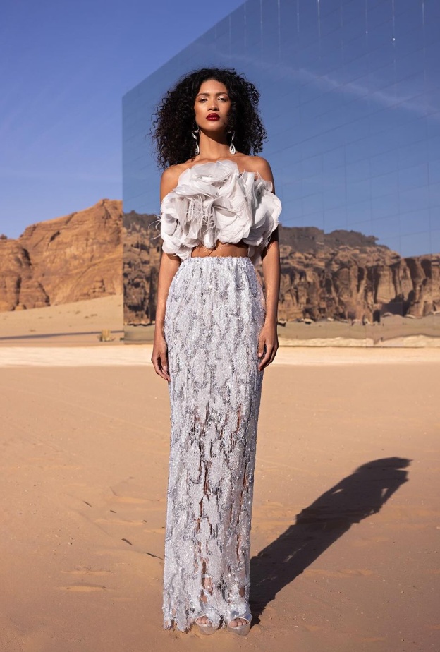  قاعة مرايا تحتضن عرض مجموعة رامي قاضي الفاخرة لربيع وصيف 2024