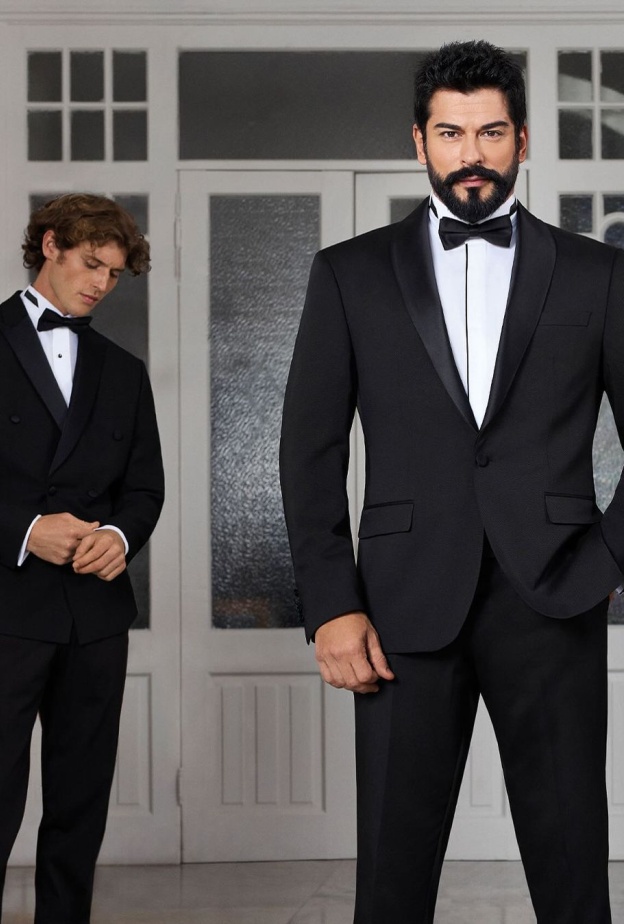 نجوم أتراك بدأوا شهرتهم من عالم الموضة