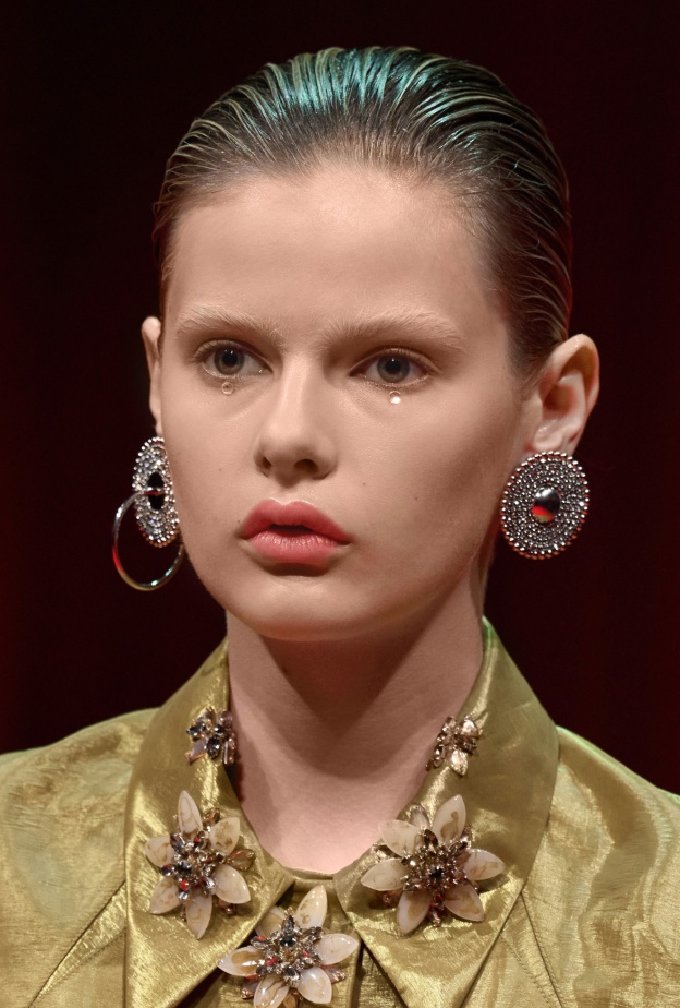 تعرفي على فن اختيار العطور بين فترتي الصباح والمساء