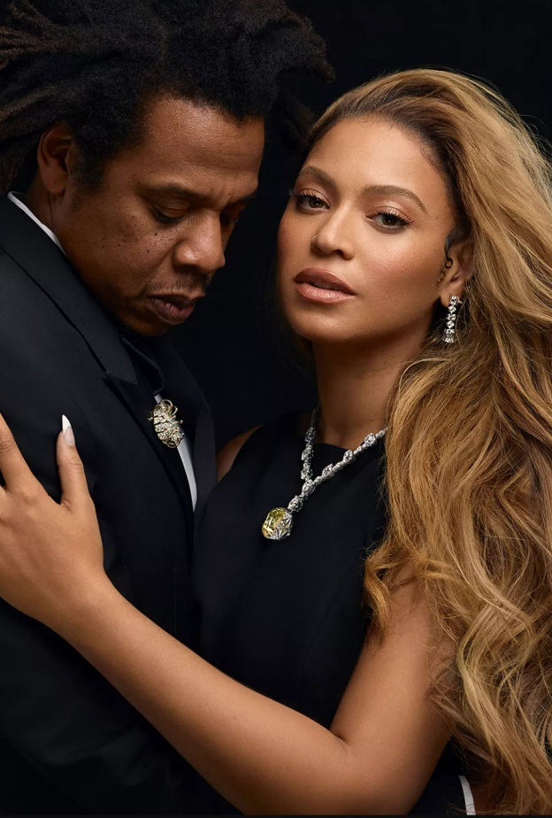شاركت بيونسيه Beyoncé بحملة الترويح لمجموعة About Love في العام 2021