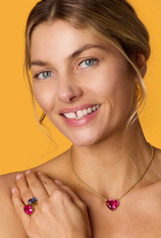 قلادة مرصّعة بالروبليت من آيرين نيويرث Irene Neuwirth 