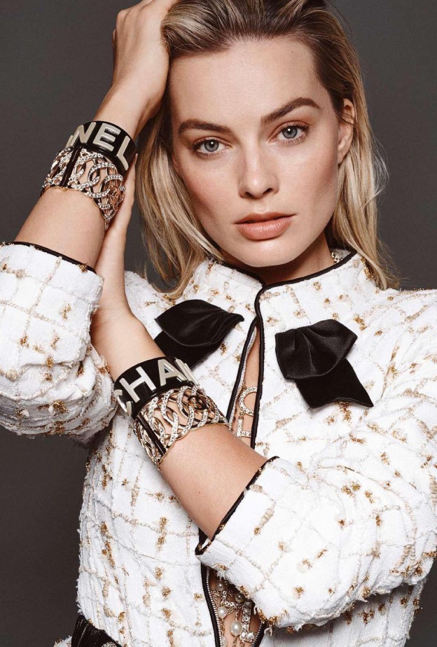 نجمات شقراوات جميلات أصبحنّ أيقونات في عالم الموضة والمجوهرات