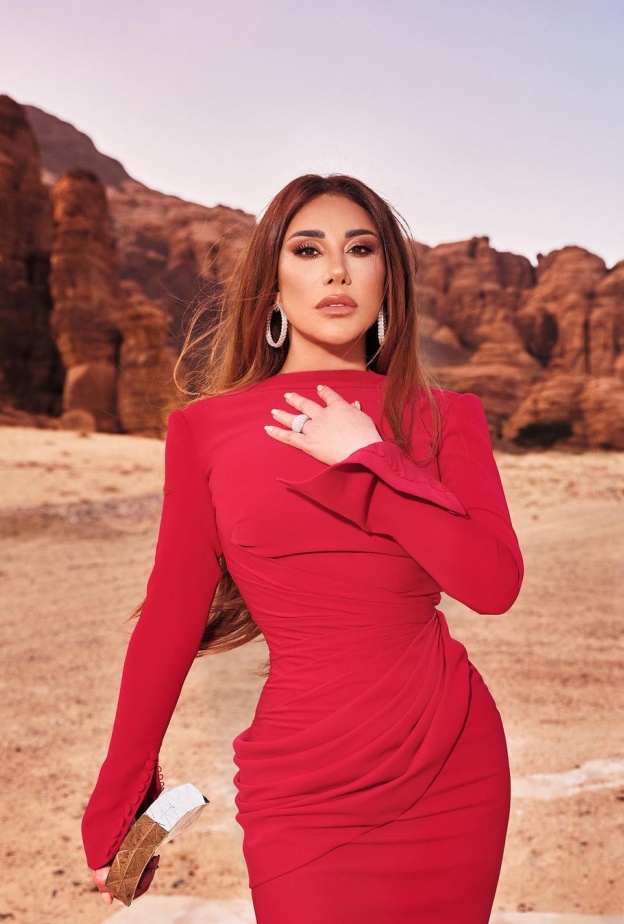 نجمات العرب بمجوهرات برّاقة خلال عرض أزياء المصمم رامي قاضي