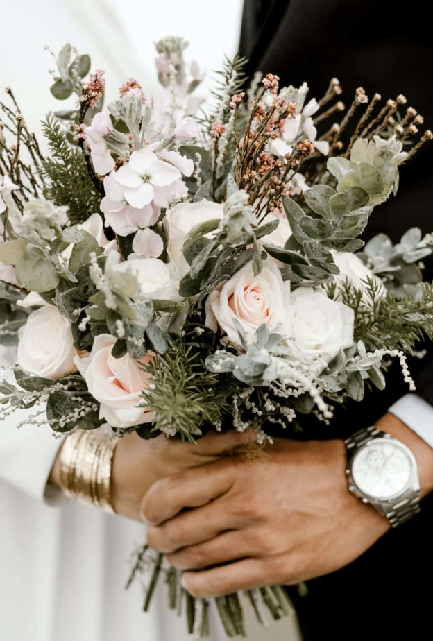 لا تكوني شريكة في تلوث البيئة واختاري هذه الأنواع من الورود لتصميم ديكور زفافك!