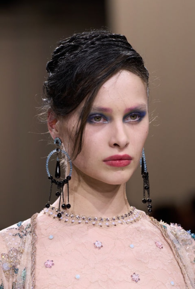 عارضة Armani Prive