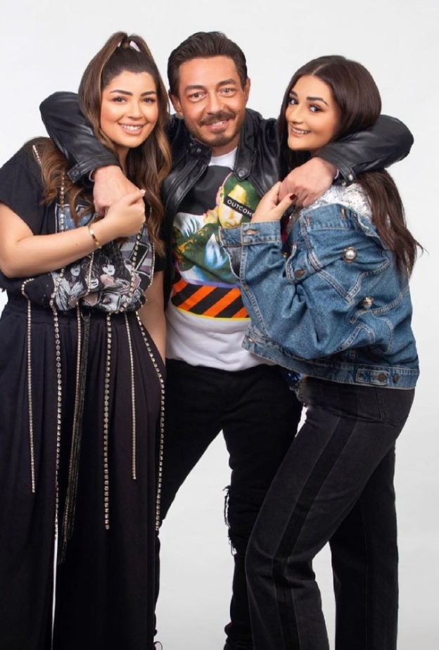 أحمد زاهر وابنتيه