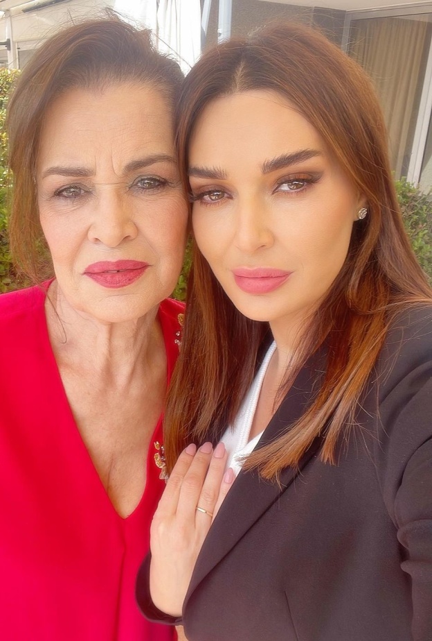 سيرين عبد النور ووالدتها الراحلة