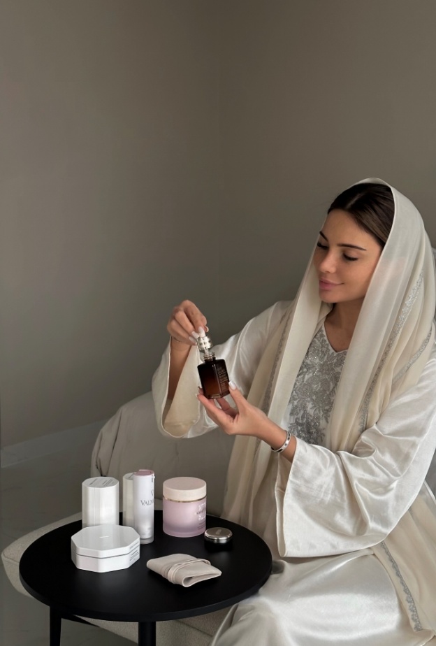 Harvey Nichols – Dubai تقدم تشكيلة مختارة من مستحضرات الجمال الأساسية بالتعاون مع FATMA HUSAM