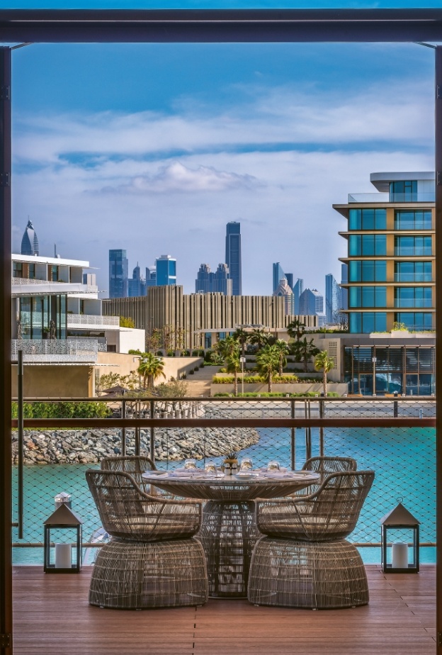 منتجع بولغري دبي يقدم مفهوماً جديداً لمطعم نادي اليخوت بإشراف الشيف نيكو روميتو