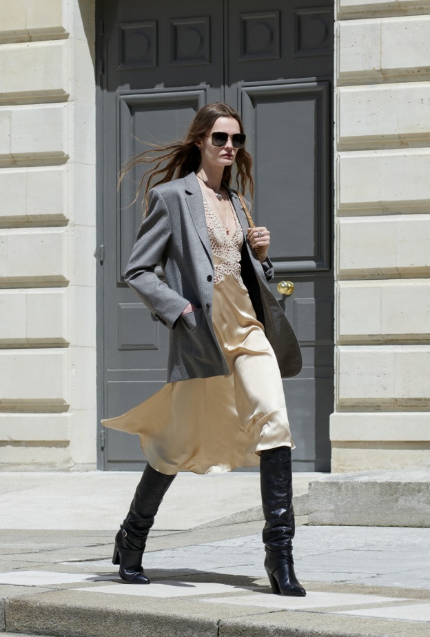 أشهر تصاميم التسعينيات تعود في صيف 2024