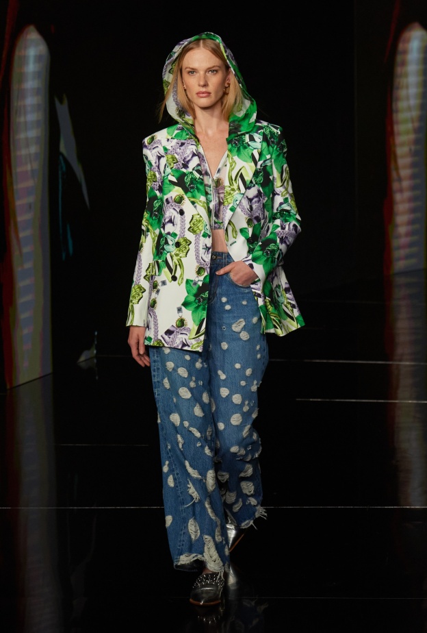 موضة الجينز المنقوش تليق بأناقتك المقبلة