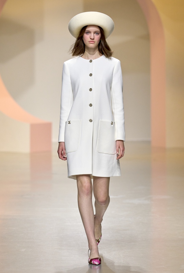 نسقي القبعة مع الفساتين بهذه الاساليب المميزة