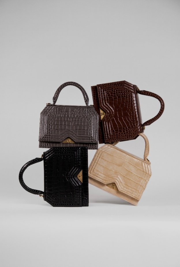 "رولا غلاييني" بمجموعة كبسولية مُبدعة ومشروع الكتروني جديد 