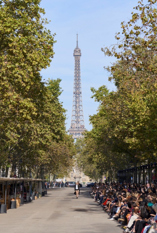 أسبوع الموضة في باريس يتزامن مع دورة الألعاب الأولمبية... تحديات وفرص